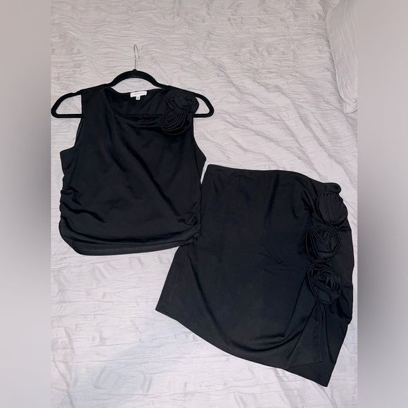 ‘Better Be’ Black floral set large honestly fits like medium/almost small. - Picture 2 of 15